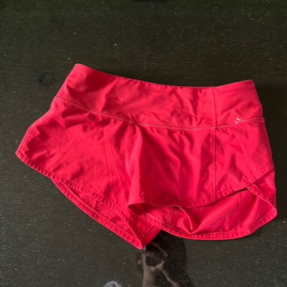 Lululemon low rise 2.5 inch speed up shorts (size 2)